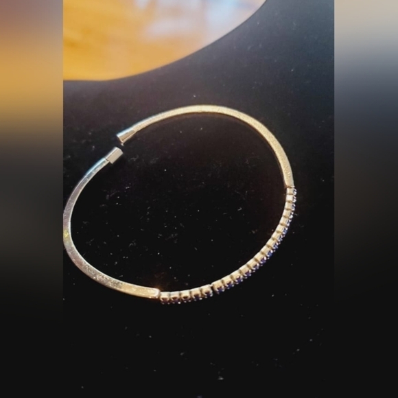 Handmade Silver Tone Round Bracelet with blue beads.🌴 - Picture 3 of 7